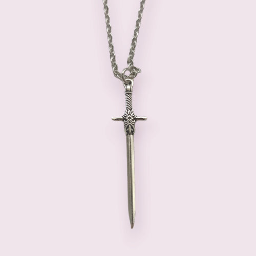 Make a statement with these stunning sword necklaces, perfect for anyone trying to edge up their jewellery collection, plus they look amazing with our sword earrings. Pendant size roughly 4.7cm. Material: zinc alloy.