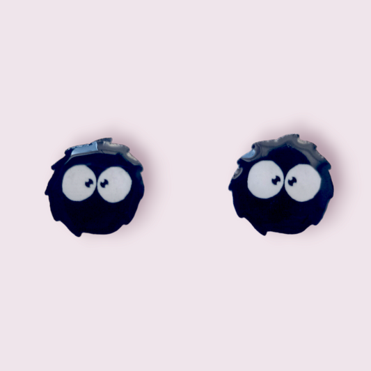 A unique gift for any Studio Ghibli fans. These stunning earrings are handmade by The Raven's Claw and local artist Allan Mission. Material: shrink film, resin, zinc alloy. Please note as these are all handmade, minor differences may occur from piece to piece   All shrink film products can take about a week to send out as they are currently made to order