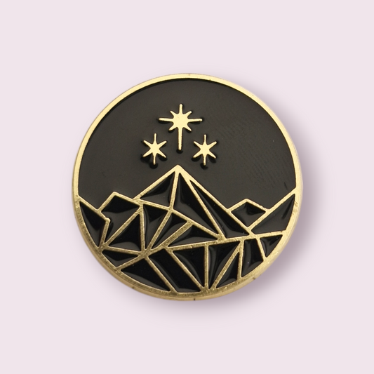 If you're a fan of the book series, "A Court of Thorns and Roses", you're going to love this new pin. Inspired by the city of starlight in book 2. Material enamel, size roughly 2.9cm