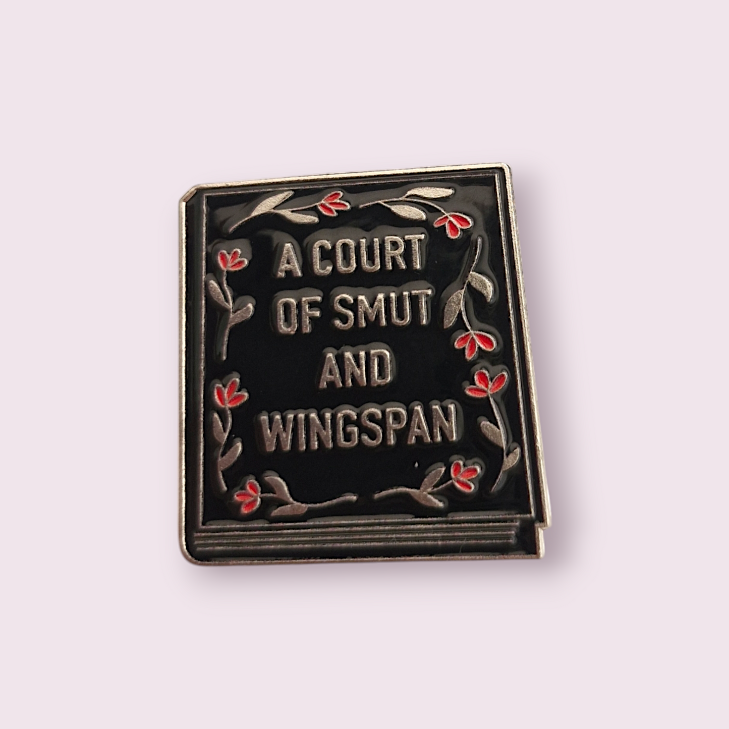 If you're a fan of the book series, "A Court of Thorns and Roses", you're going to love this new pin. I feel it perfectly sums up the books nicely. Material enamel, size roughly 2.7x2.9cm