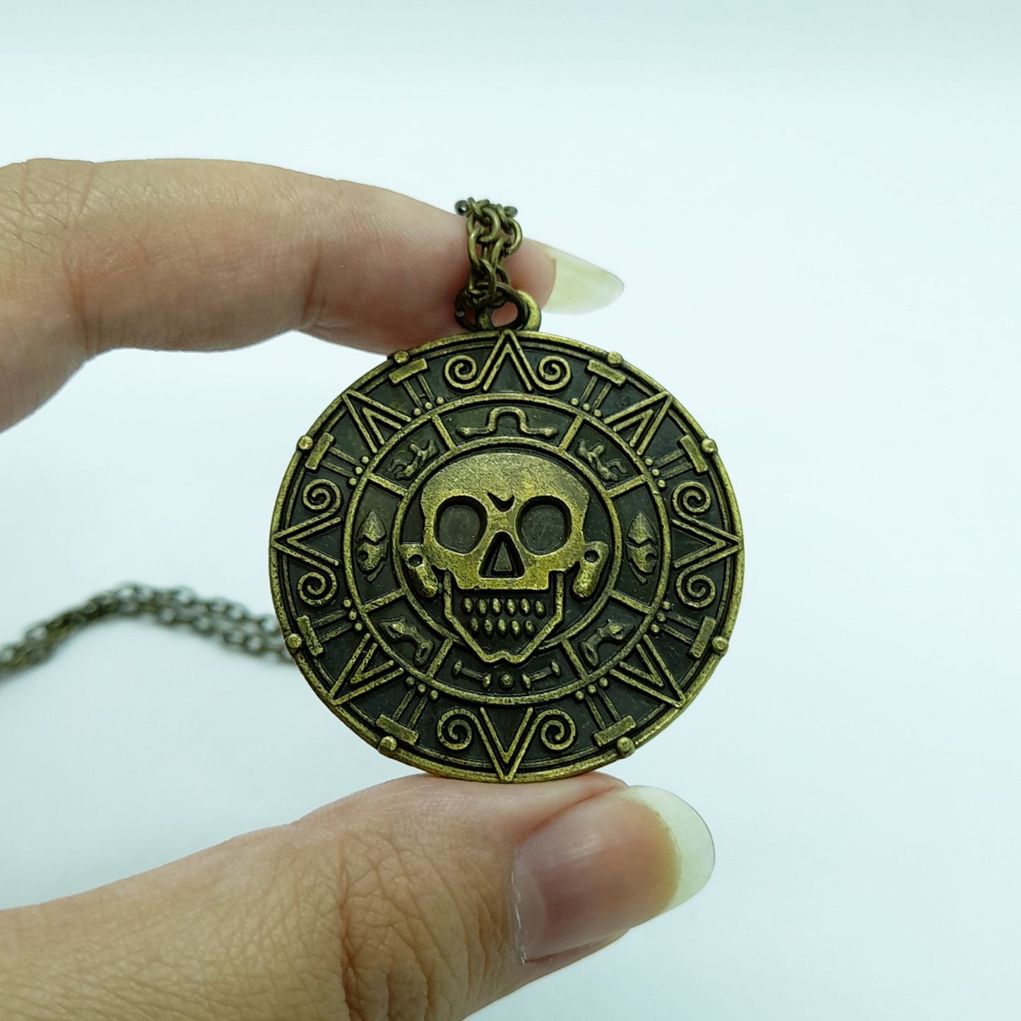 A unique gift for any Pirates of the Caribbean movie fan. Pendant Size 4cm. Material: Zinc Alloy