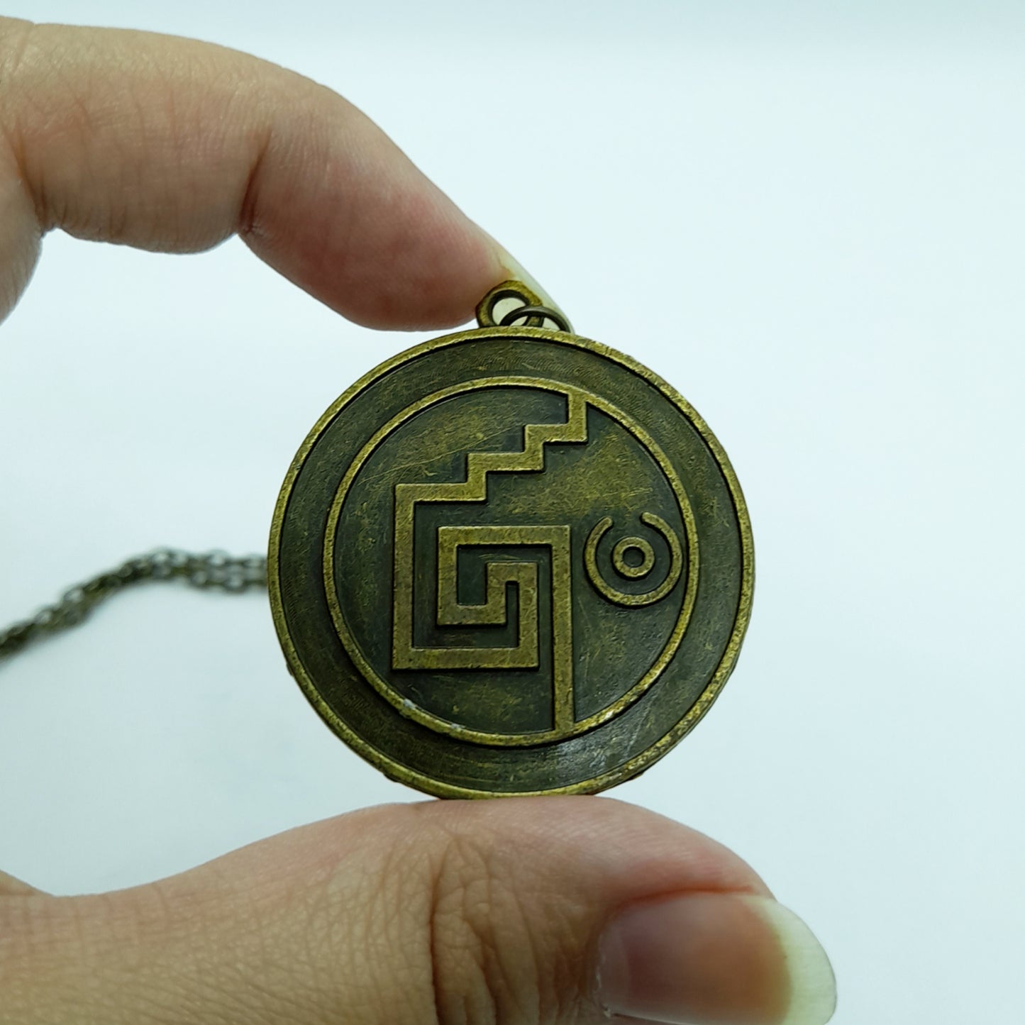 A unique gift for any Pirates of the Caribbean movie fan. Pendant Size 4cm. Material: Zinc Alloy