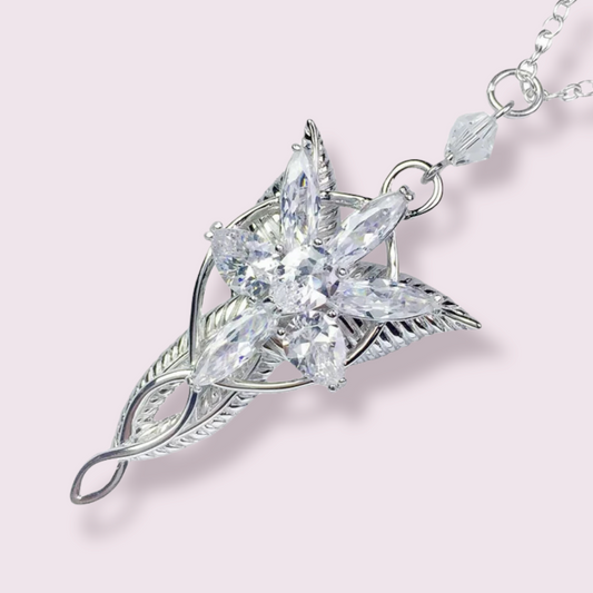 This stunning piece is the perfect gift for any LotR book or movie fan and one of my best selling items as even those who aren't part of the fandom are dazzled by it's beauty. Material: Zinc Alloy. Size roughly 5x3cm