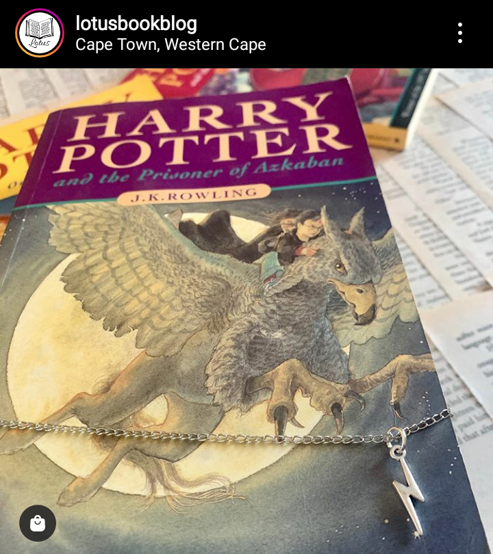 *** Customer Photo *** A unique gift for any Harry Potter fan. Pendant size roughly 1.5x0.5cm. Material: Zinc Alloy