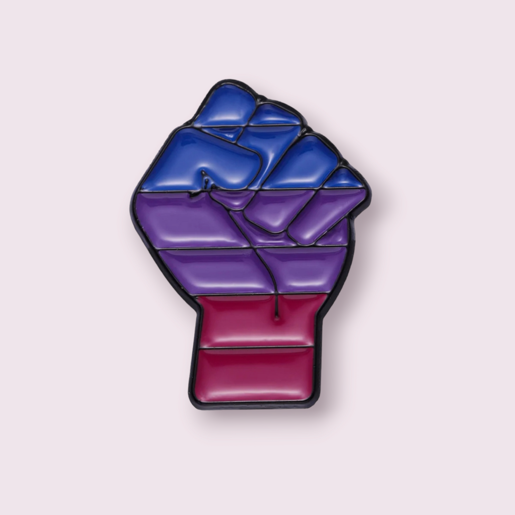 A unique gift for the LGBTQ+ Bisexuals, lets show some pride. Pin Size Roughly 3x2cm. Material: Enamel and zinc alloy. 