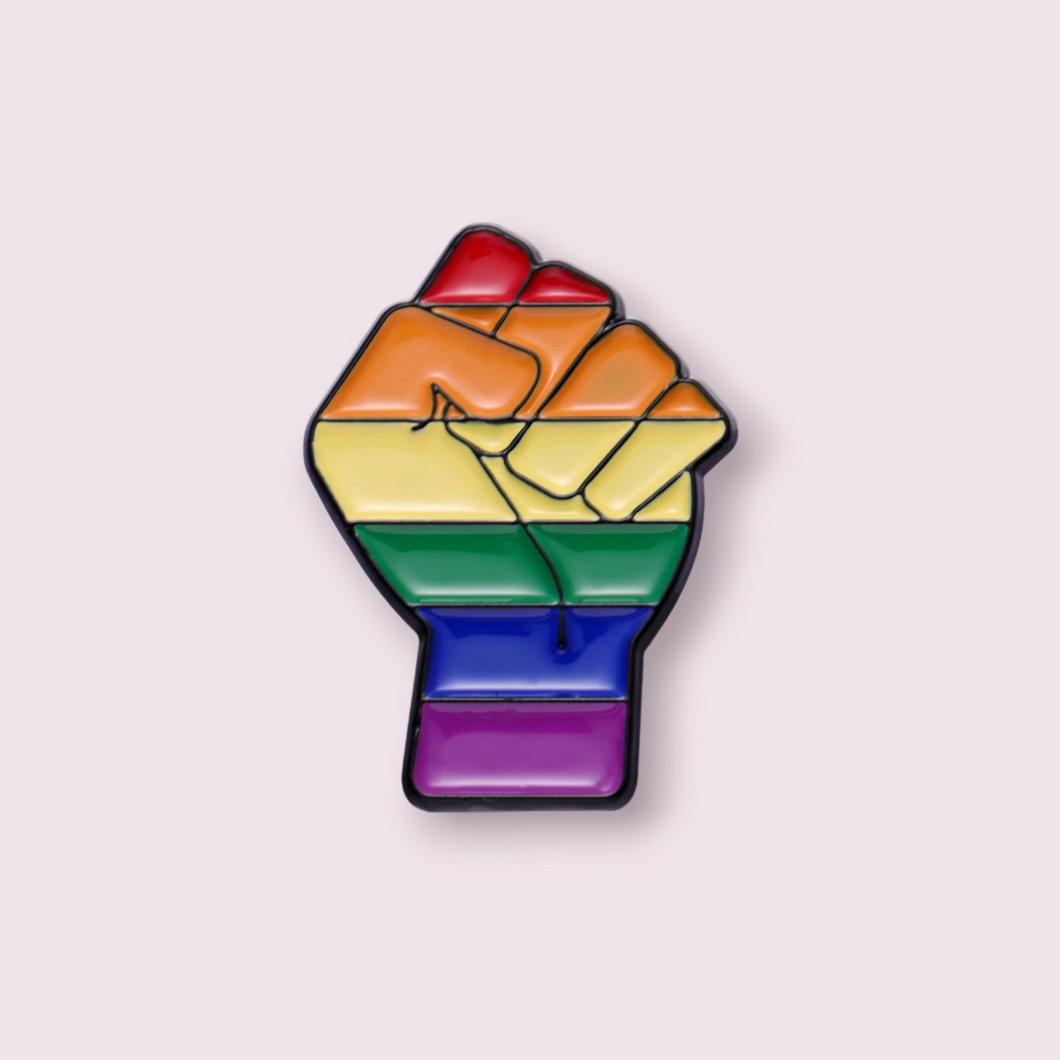 A unique gift for the LGBTQ+ individuals, lets show some pride. Pin Size Roughly 3x2cm. Material: Enamel and zinc alloy 