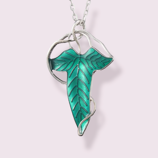 This stunning piece can be worn as either a pin or necklace and is the perfect gift for and LotR book or movie fan. Material: Zinc Alloy. Size roughly 5x4cm