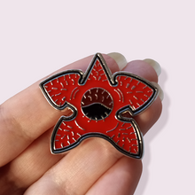 Load image into Gallery viewer, Calling all Stranger Things fans! How adore (or possibly frightening) is this Demogorgon pin? This is a must have collectable for any ST fan. Pin Size Roughly 3.2x3.7cm. Material: Zinc Alloy and enamel 
