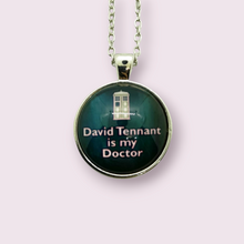 Load image into Gallery viewer, A unique gift for any fans of the iconic TV series, Doctor Who. Pendant Size Roughly 2.7cm. Material: Zinc Alloy
